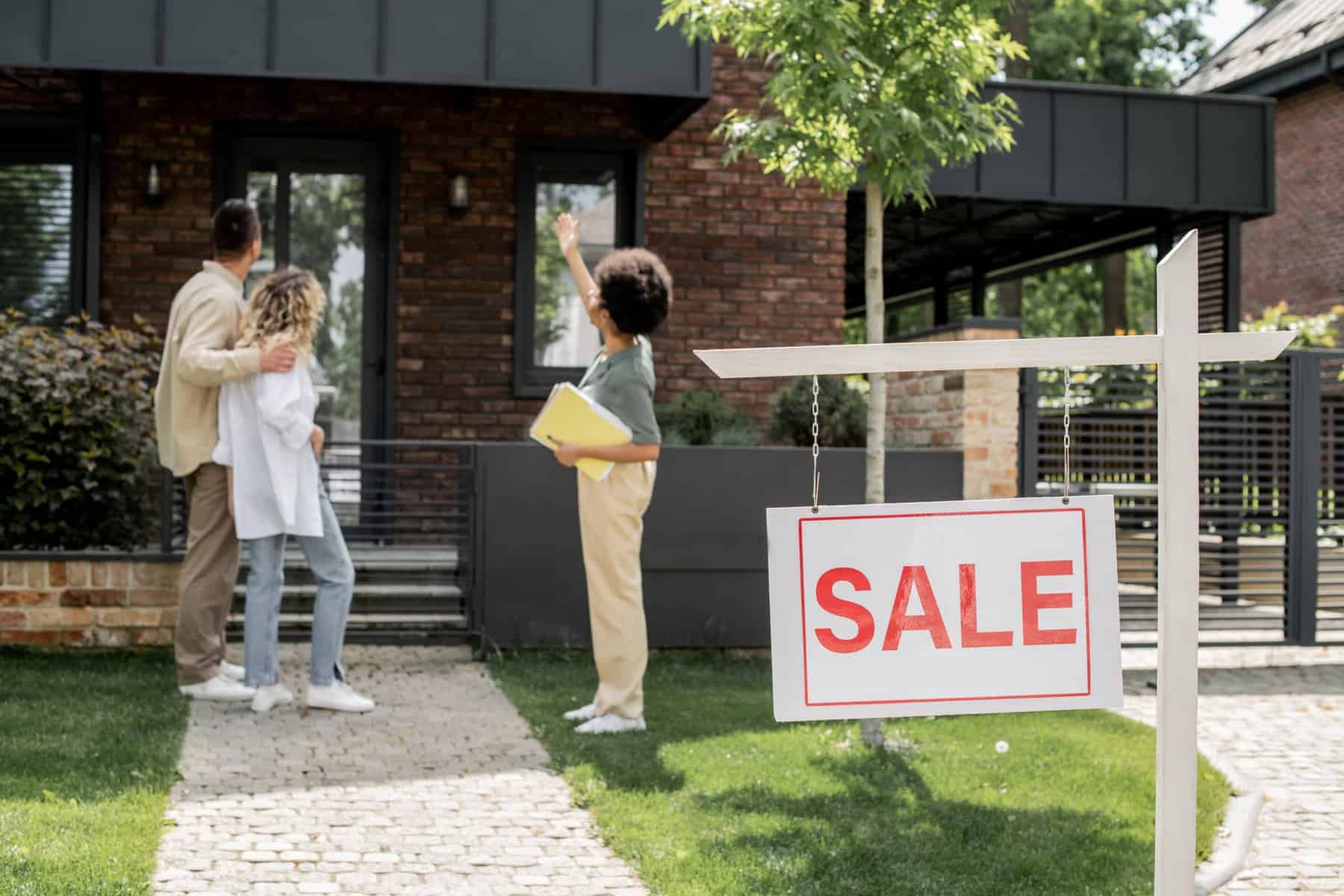 african american real estate agent showing house t 2023 11 27 05 34 45 utc